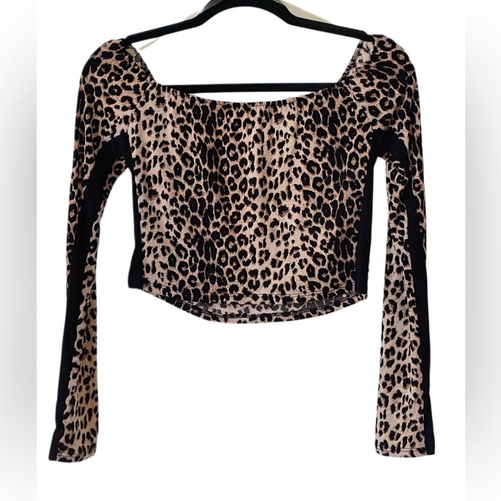 Black Bead Off The Shoulder Leopard Print Long Sleeve Women's Crop Top NWOT - M - Picture 2 of 5